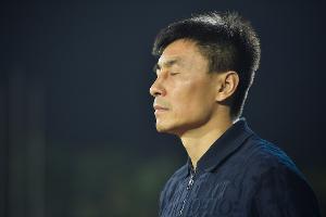 足球报：宁波队连续11轮未尝败绩，李玮锋应受认可，连续两轮失利属正常起伏