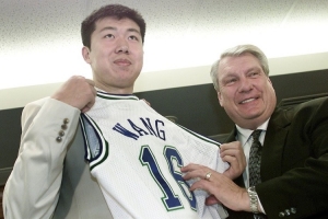 狂飙!大郅恩师离世,NBA历史上的亚洲第一人,永远的传奇