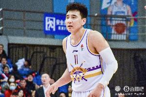 相关方面透露：北控男篮与锋线球员金鑫续约一年