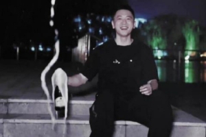 杨鸣分享庆生视频庆41岁生日，同时送上建军节祝福